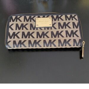 Michael Kors Jet Set Monogram Zip Around Wallet Tan Black Jacquard Logo